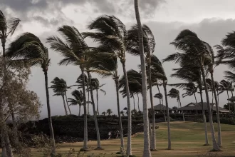 Tormenta Lala amenaza a Hawái