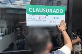 Tras cateo, hallan armas y un millón de pesos en anexo de Jalisco
