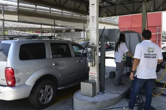 Ya no se mandan al corralón los autos sin verificar; operativo grúa, sin efecto