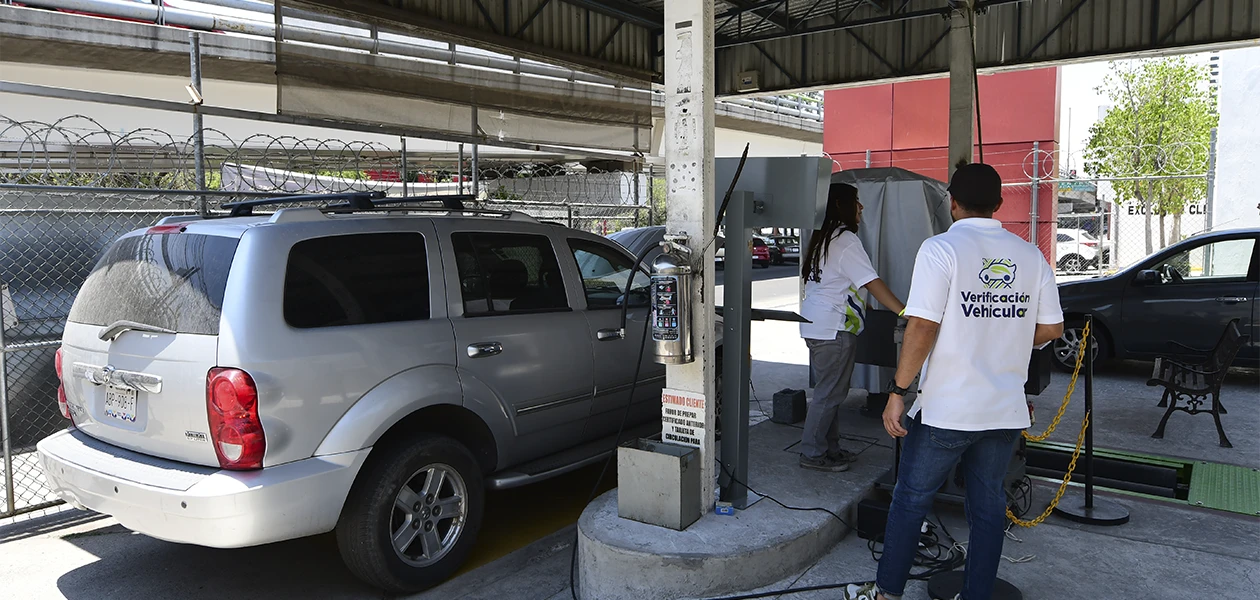Ya no se mandan al corralón los autos sin verificar; operativo grúa, sin efecto