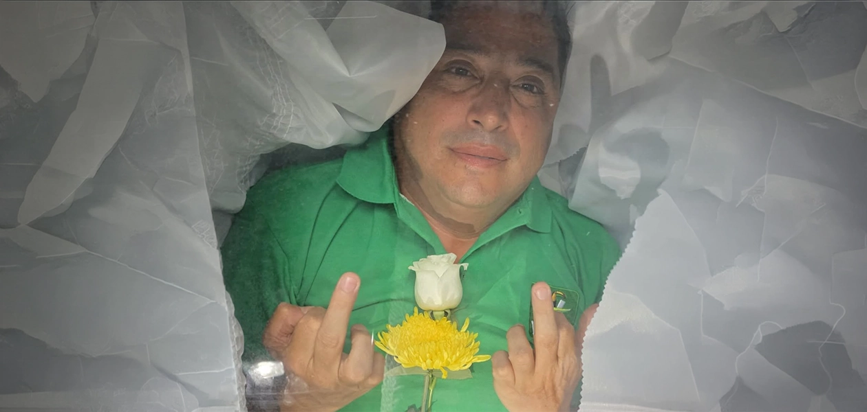 “El Tecmol” sale de un ataúd durante evento de “farmear aura” en Ciudad Valles