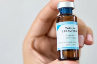 Envía las vacunas contra sarampión, pero jeringas no