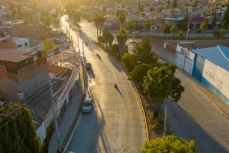 Impulsa Leo rehabilitación de 100 vialidades en la capital