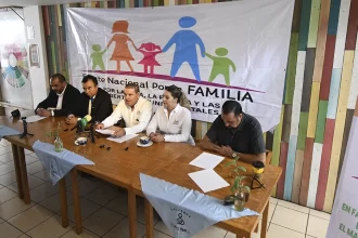 La escuela no es para adoctrinar- Frente por la Familia