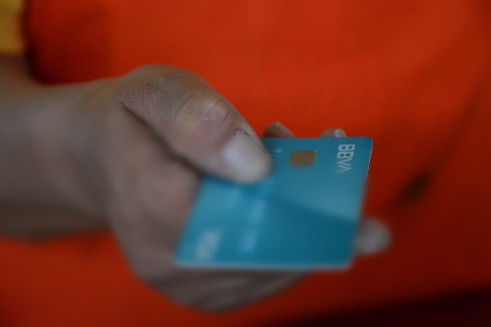 Disminuyen fraudes por internet y aumentan consumos presenciales: Condusef