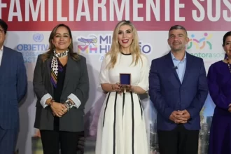 Otorgan reconocimiento a la Secretaría de la Familia