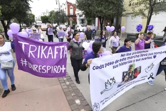 Pacientes con fibrosis quística marchan para pedir medicamentos