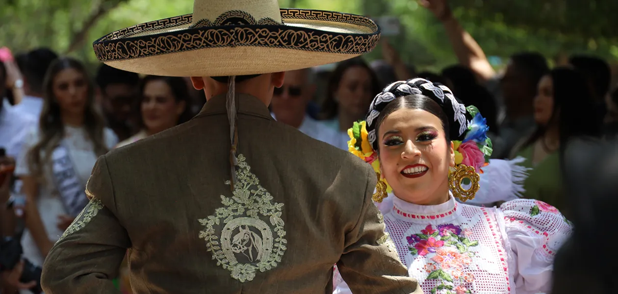 Realiza el concurso del Traje Típico de la FNSM