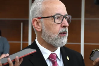 Rector se disculpa con el FNF