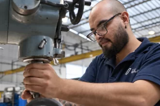 Se consolida el Estado como líder en el sector laboral, reporta el INEGI