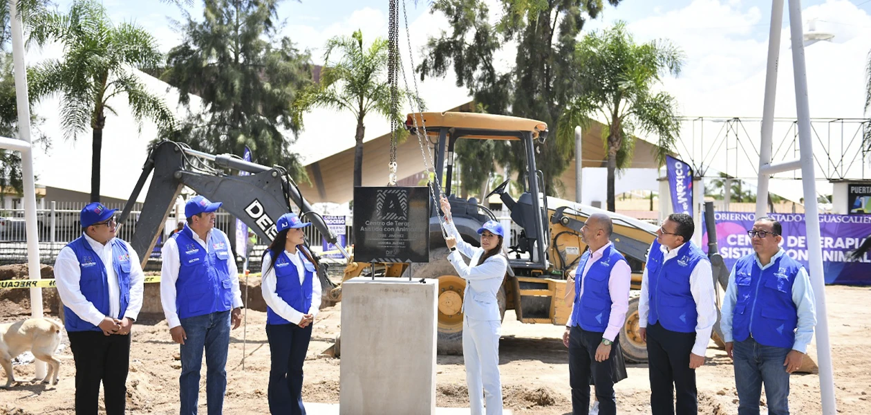 TJ y Aurora coloca primera piedra del Centro de Terapia Asistida con Aminales