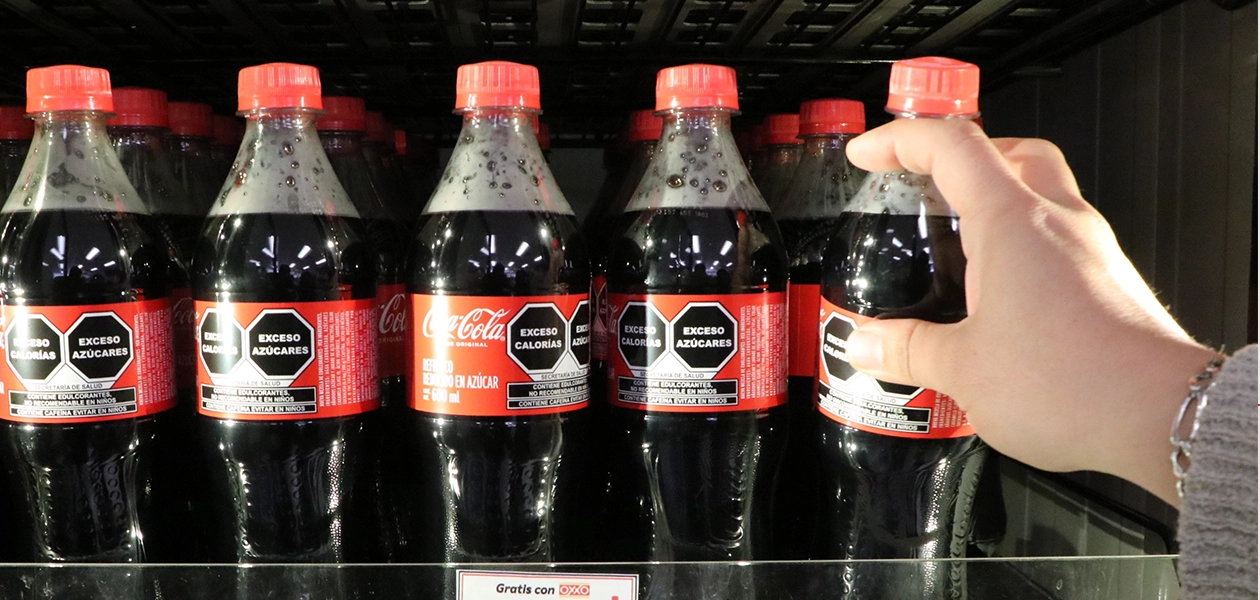 Va a la baja venta de refrescos en las tienditas